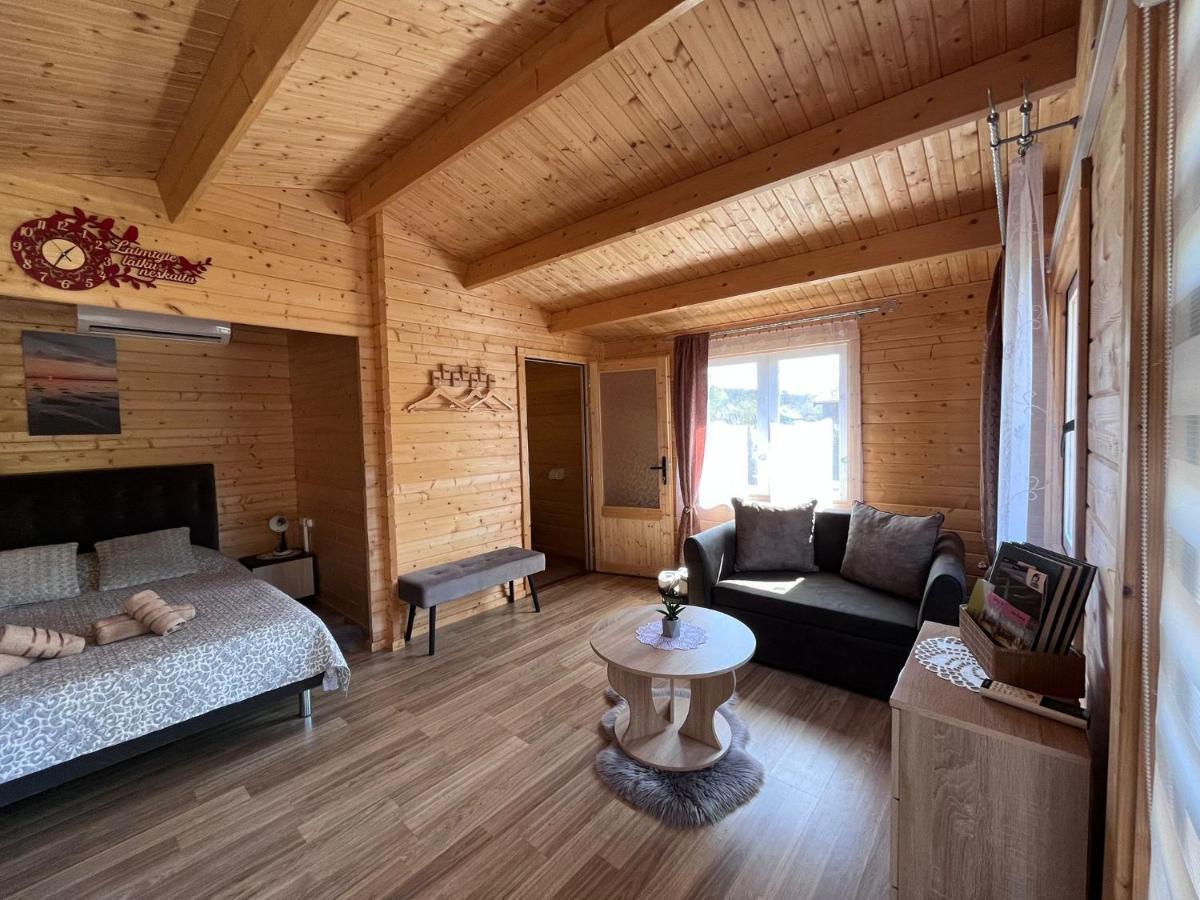 Atputas Majinas Kolka- Madaras Un Rota Villa ภายนอก รูปภาพ